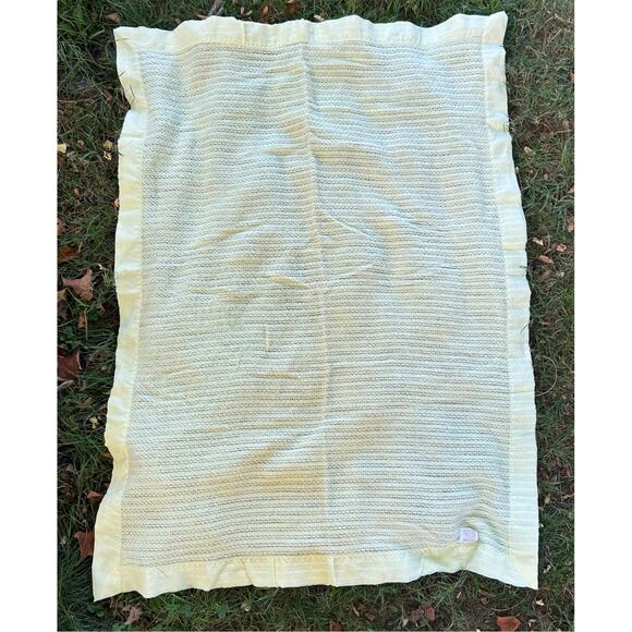 Vintage Carter’s Baby Blanket – Yellow Waffle Knit Satin Trim, Made in USA - Picture 1 of 4